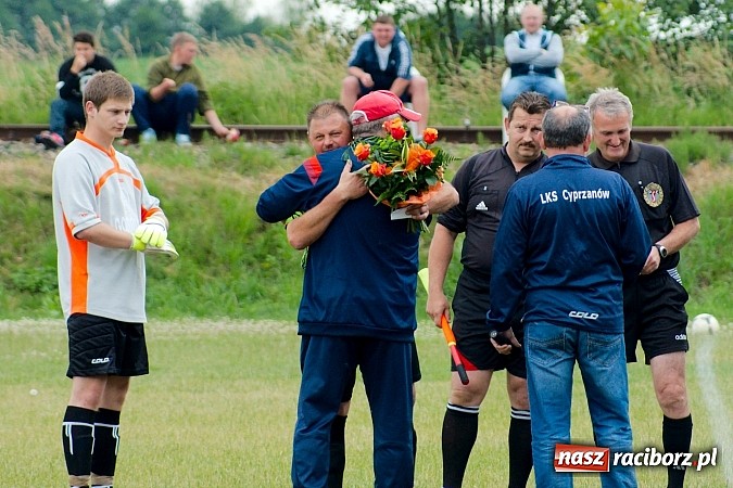 Zdjęcie w galerii na portalu naszraciborz.pl: A klasa: Minimalna porażka Cyprzanowa. Awans nie dla Krzanowic wiadomości z regionu