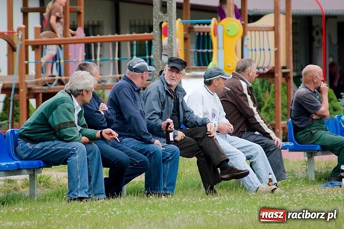 Zdjęcie w galerii na portalu naszraciborz.pl: A klasa: Minimalna porażka Cyprzanowa. Awans nie dla Krzanowic wiadomości z regionu