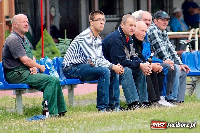 Zdjęcie w galerii na portalu naszraciborz.pl: A klasa: Minimalna porażka Cyprzanowa. Awans nie dla Krzanowic wiadomości z regionu