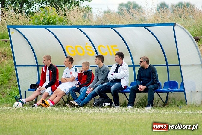 Zdjęcie w galerii na portalu naszraciborz.pl: A klasa: Minimalna porażka Cyprzanowa. Awans nie dla Krzanowic wiadomości z regionu