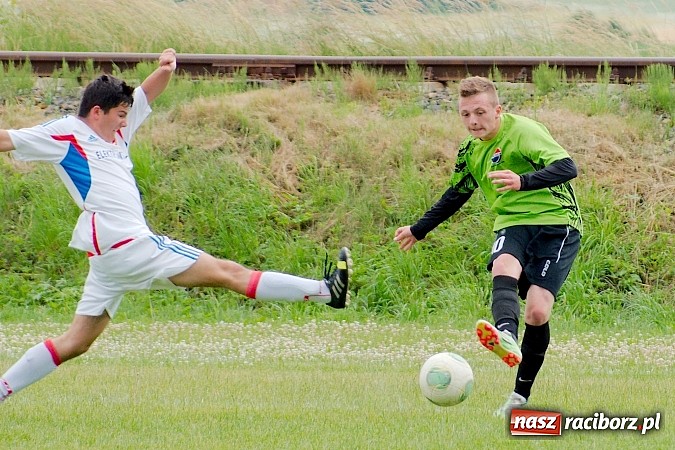Zdjęcie w galerii na portalu naszraciborz.pl: A klasa: Minimalna porażka Cyprzanowa. Awans nie dla Krzanowic wiadomości z regionu