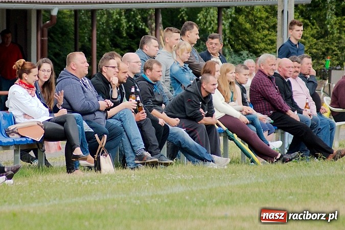 Zdjęcie w galerii na portalu naszraciborz.pl: A klasa: Minimalna porażka Cyprzanowa. Awans nie dla Krzanowic wiadomości z regionu
