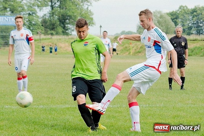 Zdjęcie w galerii na portalu naszraciborz.pl: A klasa: Minimalna porażka Cyprzanowa. Awans nie dla Krzanowic wiadomości z regionu