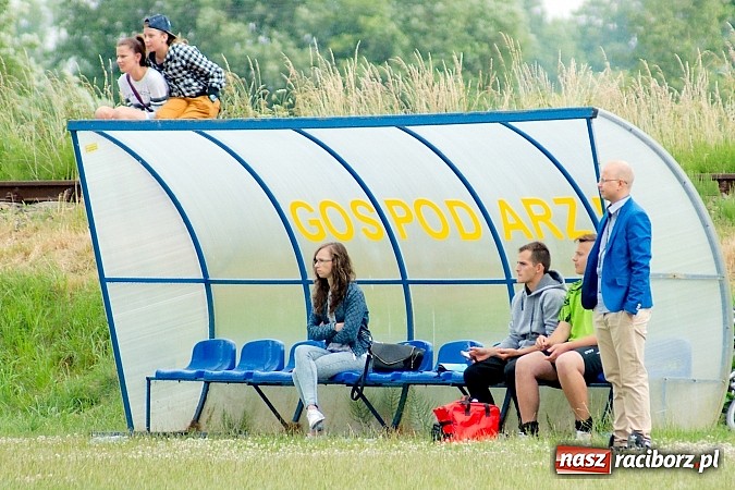 Zdjęcie w galerii na portalu naszraciborz.pl: A klasa: Minimalna porażka Cyprzanowa. Awans nie dla Krzanowic wiadomości z regionu