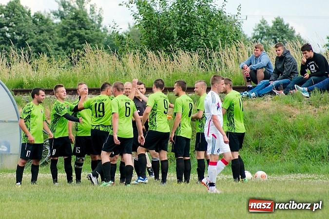 Zdjęcie w galerii na portalu naszraciborz.pl: A klasa: Minimalna porażka Cyprzanowa. Awans nie dla Krzanowic wiadomości z regionu