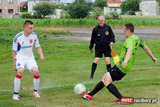 Zdjęcie w galerii na portalu naszraciborz.pl: A klasa: Minimalna porażka Cyprzanowa. Awans nie dla Krzanowic wiadomości z regionu