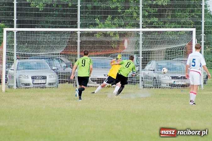 Zdjęcie w galerii na portalu naszraciborz.pl: A klasa: Minimalna porażka Cyprzanowa. Awans nie dla Krzanowic wiadomości z regionu