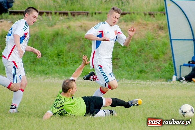 Zdjęcie w galerii na portalu naszraciborz.pl: A klasa: Minimalna porażka Cyprzanowa. Awans nie dla Krzanowic wiadomości z regionu