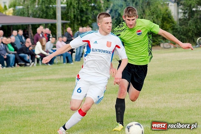 Zdjęcie w galerii na portalu naszraciborz.pl: A klasa: Minimalna porażka Cyprzanowa. Awans nie dla Krzanowic wiadomości z regionu