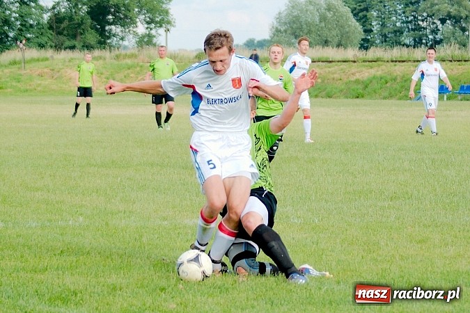 Zdjęcie w galerii na portalu naszraciborz.pl: A klasa: Minimalna porażka Cyprzanowa. Awans nie dla Krzanowic wiadomości z regionu