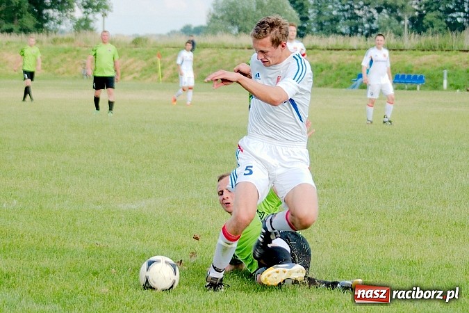 Zdjęcie w galerii na portalu naszraciborz.pl: A klasa: Minimalna porażka Cyprzanowa. Awans nie dla Krzanowic wiadomości z regionu