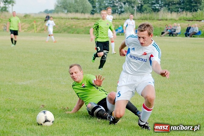 Zdjęcie w galerii na portalu naszraciborz.pl: A klasa: Minimalna porażka Cyprzanowa. Awans nie dla Krzanowic wiadomości z regionu