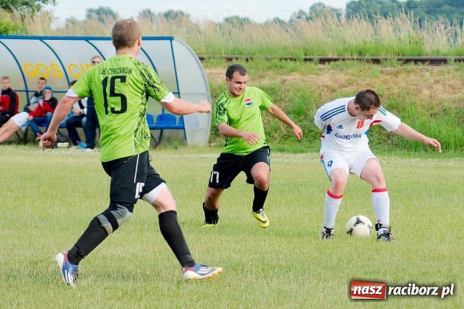 Zdjęcie w galerii na portalu naszraciborz.pl: A klasa: Minimalna porażka Cyprzanowa. Awans nie dla Krzanowic wiadomości z regionu