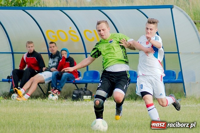 Zdjęcie w galerii na portalu naszraciborz.pl: A klasa: Minimalna porażka Cyprzanowa. Awans nie dla Krzanowic wiadomości z regionu