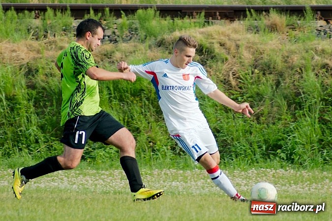 Zdjęcie w galerii na portalu naszraciborz.pl: A klasa: Minimalna porażka Cyprzanowa. Awans nie dla Krzanowic wiadomości z regionu