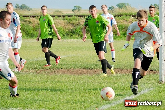 Zdjęcie w galerii na portalu naszraciborz.pl: A klasa: Minimalna porażka Cyprzanowa. Awans nie dla Krzanowic wiadomości z regionu