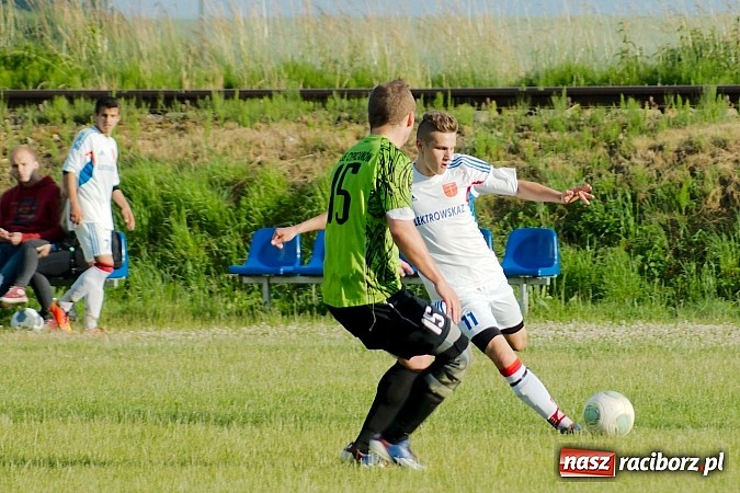 Zdjęcie w galerii na portalu naszraciborz.pl: A klasa: Minimalna porażka Cyprzanowa. Awans nie dla Krzanowic wiadomości z regionu