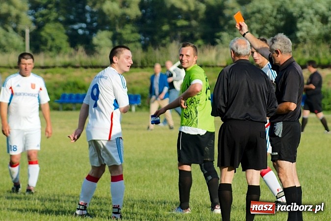 Zdjęcie w galerii na portalu naszraciborz.pl: A klasa: Minimalna porażka Cyprzanowa. Awans nie dla Krzanowic wiadomości z regionu