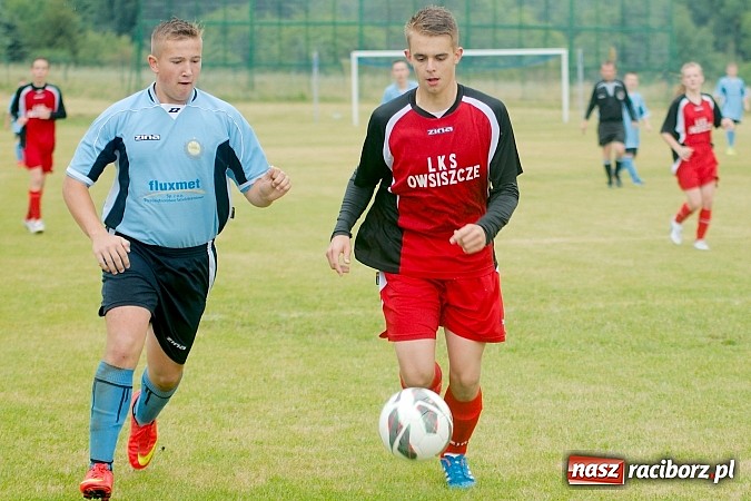Zdjęcie w galerii na portalu naszraciborz.pl: Juniorzy Brzezia poszli w ślady swych starszych kolegów. Wywalczyli mistrzostwo ligi wiadomości z regionu