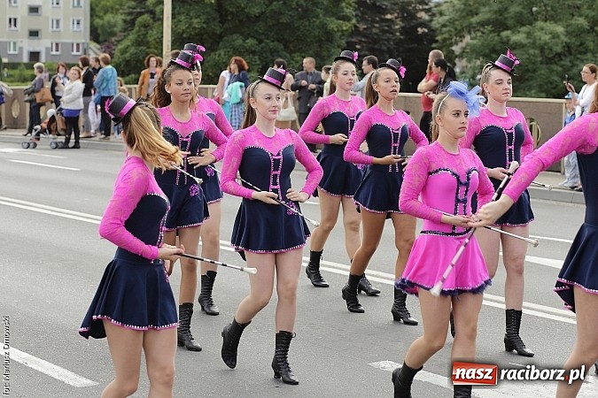 Zdjęcie w galerii na portalu naszraciborz.pl: Śląsk Kraina Wielu Kultur - przemarsz barwnego korowodu wiadomości z regionu