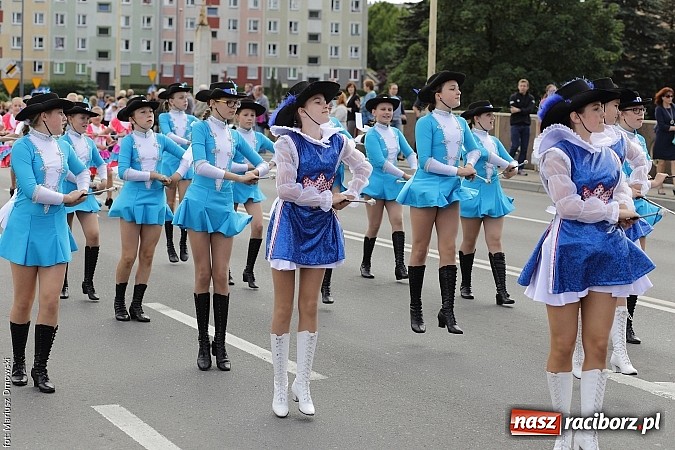 Zdjęcie w galerii na portalu naszraciborz.pl: Śląsk Kraina Wielu Kultur - przemarsz barwnego korowodu wiadomości z regionu