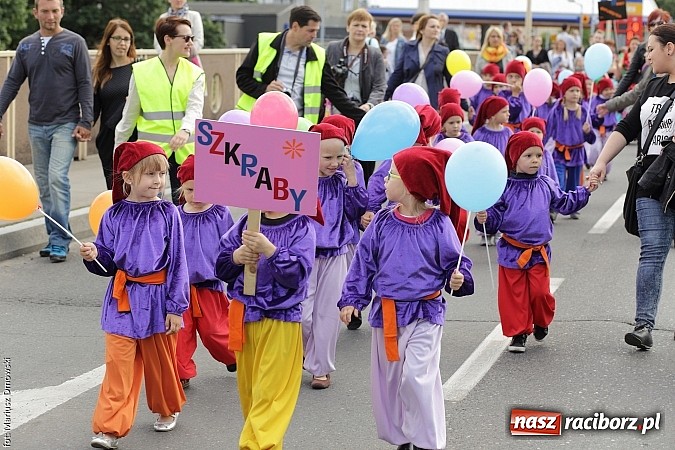 Zdjęcie w galerii na portalu naszraciborz.pl: Śląsk Kraina Wielu Kultur - przemarsz barwnego korowodu wiadomości z regionu