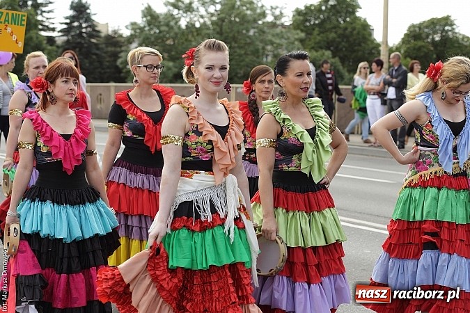 Zdjęcie w galerii na portalu naszraciborz.pl: Śląsk Kraina Wielu Kultur - przemarsz barwnego korowodu wiadomości z regionu