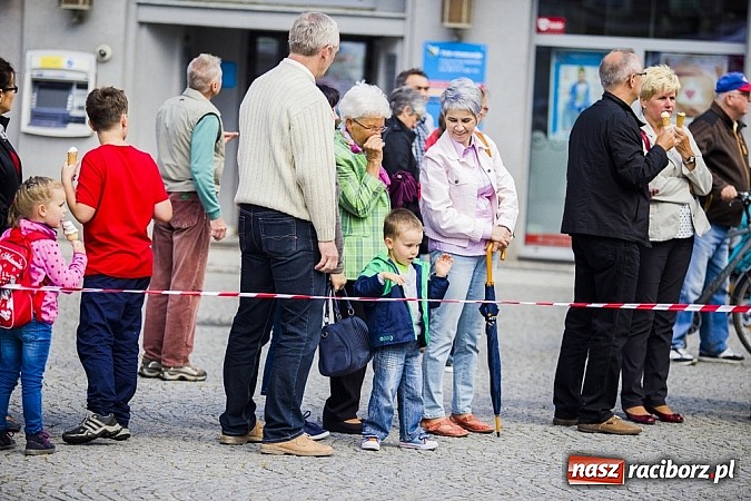 Zdjęcie w galerii na portalu naszraciborz.pl: Śląsk Kraina Wielu Kultur - przemarsz barwnego korowodu wiadomości z regionu
