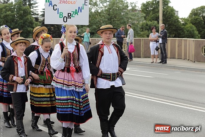 Zdjęcie w galerii na portalu naszraciborz.pl: Śląsk Kraina Wielu Kultur - przemarsz barwnego korowodu wiadomości z regionu