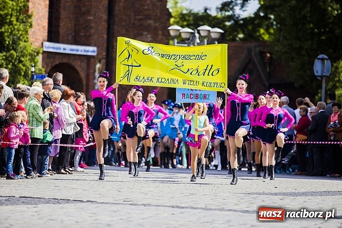 Zdjęcie w galerii na portalu naszraciborz.pl: Śląsk Kraina Wielu Kultur - przemarsz barwnego korowodu wiadomości z regionu