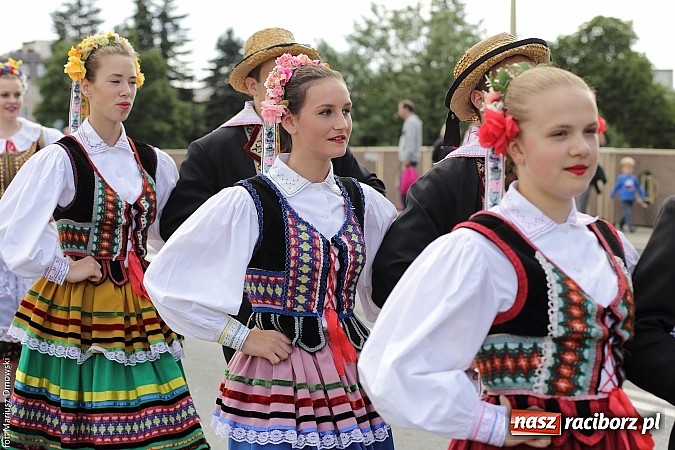 Zdjęcie w galerii na portalu naszraciborz.pl: Śląsk Kraina Wielu Kultur - przemarsz barwnego korowodu wiadomości z regionu