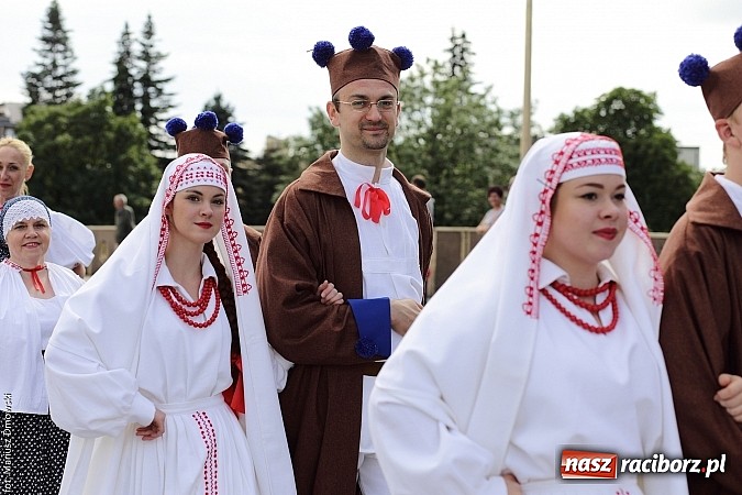 Zdjęcie w galerii na portalu naszraciborz.pl: Śląsk Kraina Wielu Kultur - przemarsz barwnego korowodu wiadomości z regionu