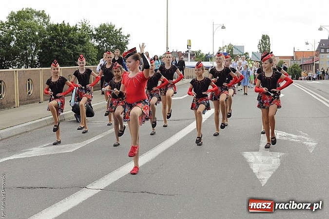 Zdjęcie w galerii na portalu naszraciborz.pl: Śląsk Kraina Wielu Kultur - przemarsz barwnego korowodu wiadomości z regionu