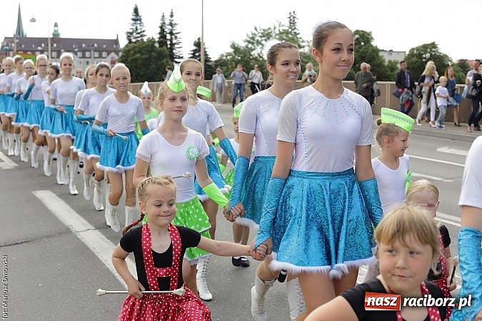 Zdjęcie w galerii na portalu naszraciborz.pl: Śląsk Kraina Wielu Kultur - przemarsz barwnego korowodu wiadomości z regionu