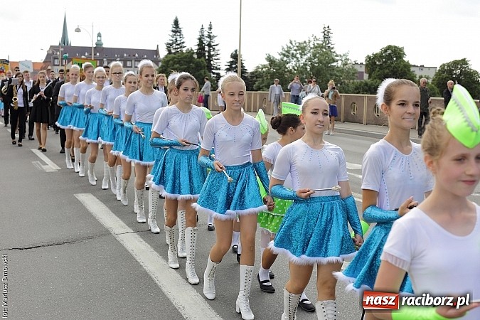 Zdjęcie w galerii na portalu naszraciborz.pl: Śląsk Kraina Wielu Kultur - przemarsz barwnego korowodu wiadomości z regionu