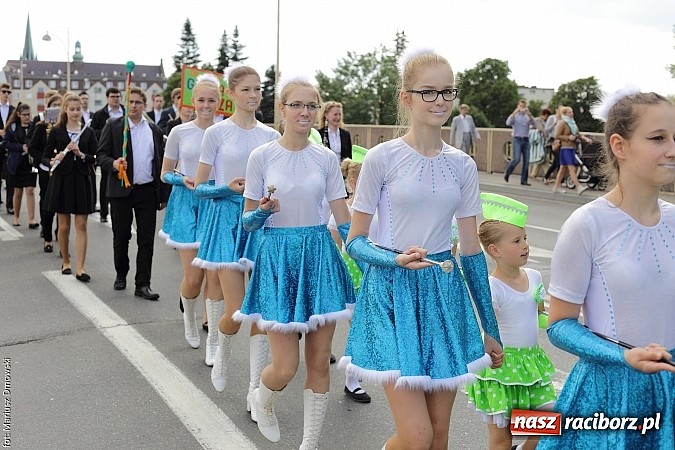 Zdjęcie w galerii na portalu naszraciborz.pl: Śląsk Kraina Wielu Kultur - przemarsz barwnego korowodu wiadomości z regionu