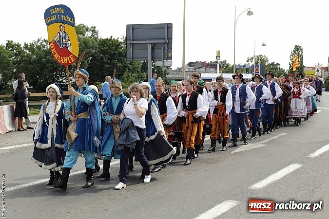 Zdjęcie w galerii na portalu naszraciborz.pl: Śląsk Kraina Wielu Kultur - przemarsz barwnego korowodu wiadomości z regionu