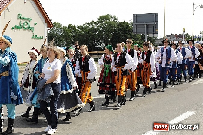 Zdjęcie w galerii na portalu naszraciborz.pl: Śląsk Kraina Wielu Kultur - przemarsz barwnego korowodu wiadomości z regionu