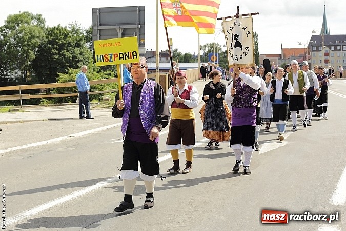 Zdjęcie w galerii na portalu naszraciborz.pl: Śląsk Kraina Wielu Kultur - przemarsz barwnego korowodu wiadomości z regionu