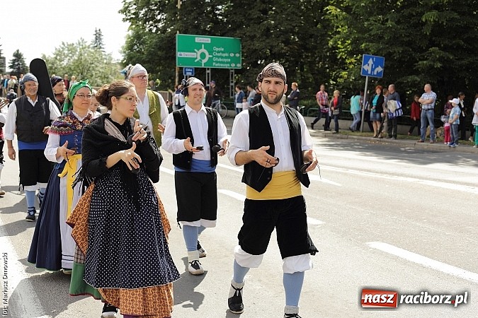 Zdjęcie w galerii na portalu naszraciborz.pl: Śląsk Kraina Wielu Kultur - przemarsz barwnego korowodu wiadomości z regionu