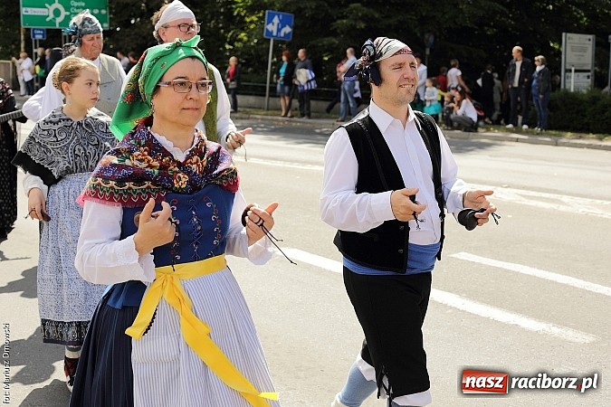 Zdjęcie w galerii na portalu naszraciborz.pl: Śląsk Kraina Wielu Kultur - przemarsz barwnego korowodu wiadomości z regionu