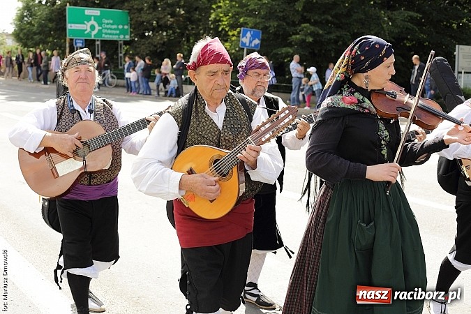 Zdjęcie w galerii na portalu naszraciborz.pl: Śląsk Kraina Wielu Kultur - przemarsz barwnego korowodu wiadomości z regionu