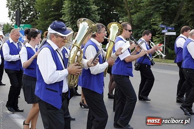 Zdjęcie w galerii na portalu naszraciborz.pl: Śląsk Kraina Wielu Kultur - przemarsz barwnego korowodu wiadomości z regionu