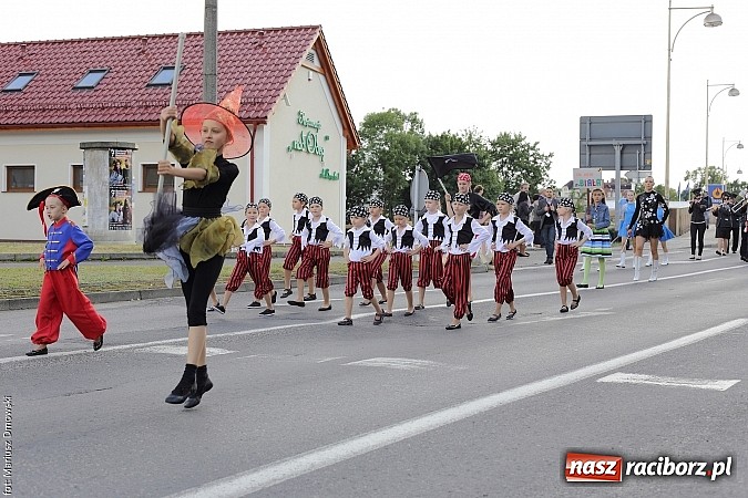 Zdjęcie w galerii na portalu naszraciborz.pl: Śląsk Kraina Wielu Kultur - przemarsz barwnego korowodu wiadomości z regionu