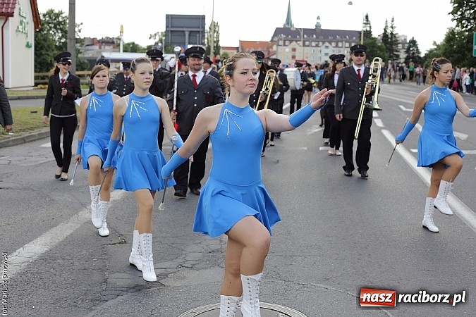 Zdjęcie w galerii na portalu naszraciborz.pl: Śląsk Kraina Wielu Kultur - przemarsz barwnego korowodu wiadomości z regionu