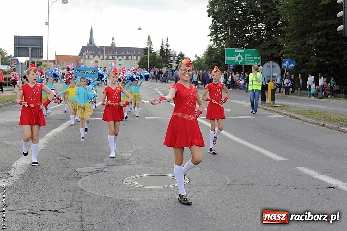 Zdjęcie w galerii na portalu naszraciborz.pl: Śląsk Kraina Wielu Kultur - przemarsz barwnego korowodu wiadomości z regionu