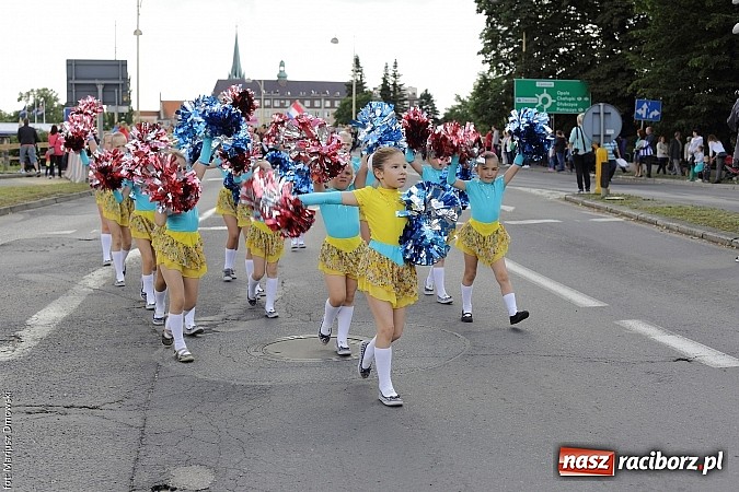 Zdjęcie w galerii na portalu naszraciborz.pl: Śląsk Kraina Wielu Kultur - przemarsz barwnego korowodu wiadomości z regionu