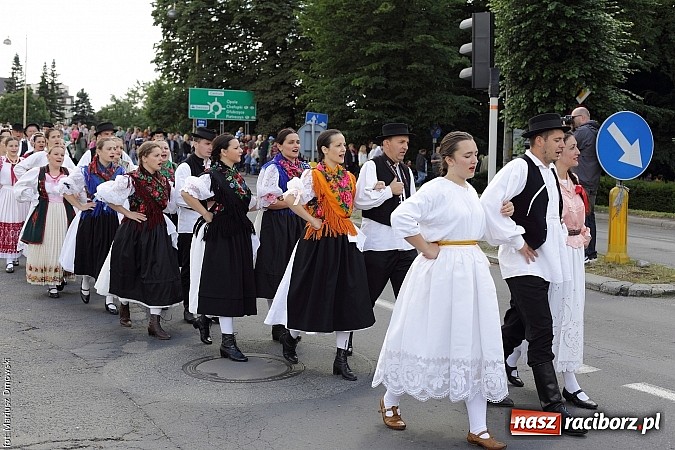 Zdjęcie w galerii na portalu naszraciborz.pl: Śląsk Kraina Wielu Kultur - przemarsz barwnego korowodu wiadomości z regionu