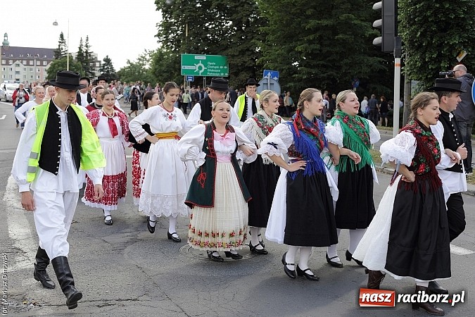 Zdjęcie w galerii na portalu naszraciborz.pl: Śląsk Kraina Wielu Kultur - przemarsz barwnego korowodu wiadomości z regionu