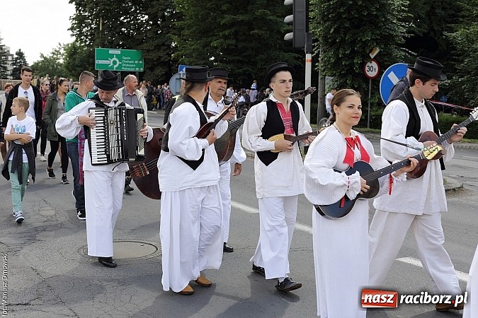 Zdjęcie w galerii na portalu naszraciborz.pl: Śląsk Kraina Wielu Kultur - przemarsz barwnego korowodu wiadomości z regionu